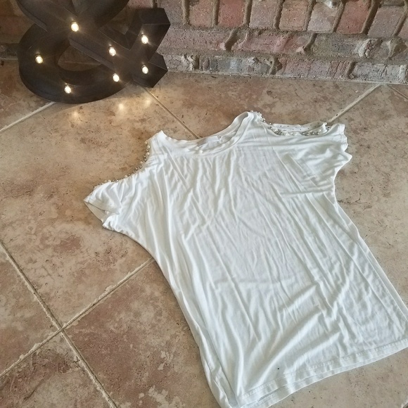 Cold Shoulder top - Picture 3 of 3